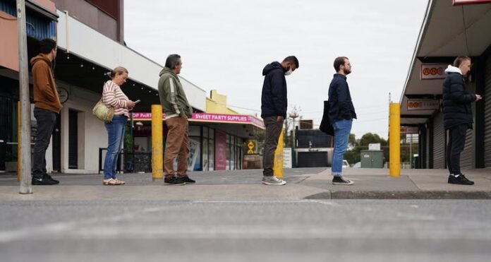 Stefan Postles:AAP Unemployment queue | Stefan Postles:AAP