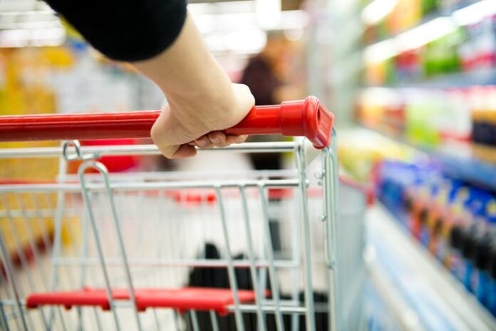 Grocery trolley | Photo Shutterstock