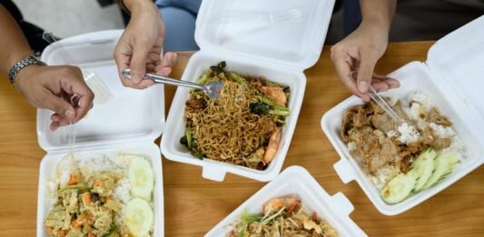 Food packs | Photo from Shutterstock