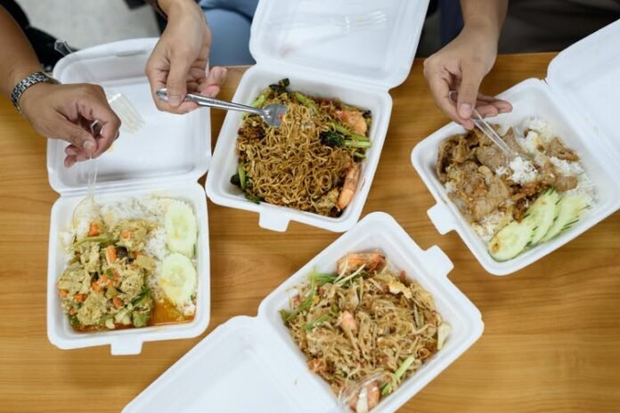 Food packs | Photo from Shutterstock