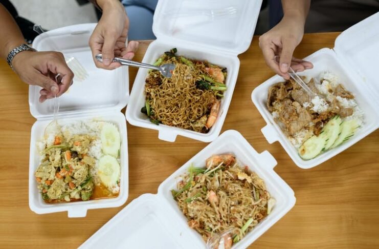 Food packs | Photo from Shutterstock