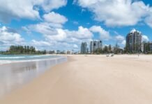 Australia’s tourism and aviation’s flight path to recovery Gold Coast | Photo: Vladimir Haltako/Unsplash