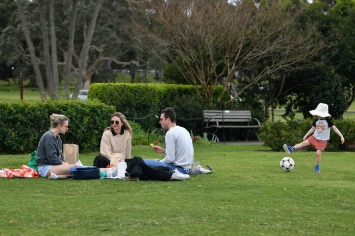 Family picnic | PHOTO: Shutterstock